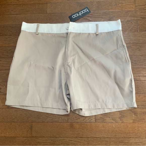 Boohoo Womens Contrast Waist Tailored Short | US 10, UK 14 | Beige NEW - Picture 2 of 14